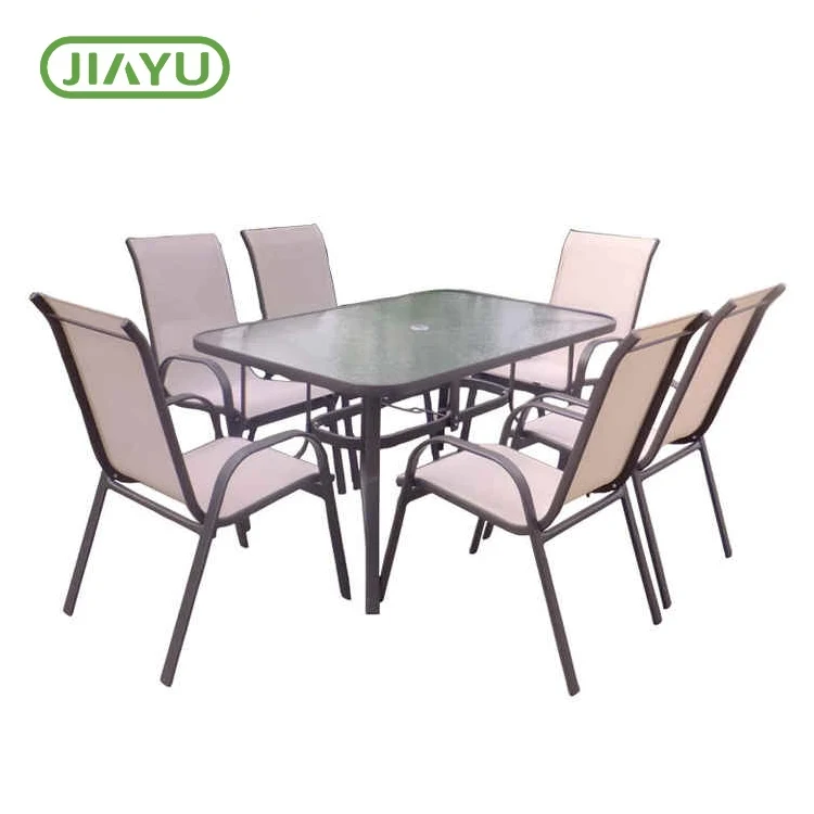 Vou yster buite tafel en stoele stel
